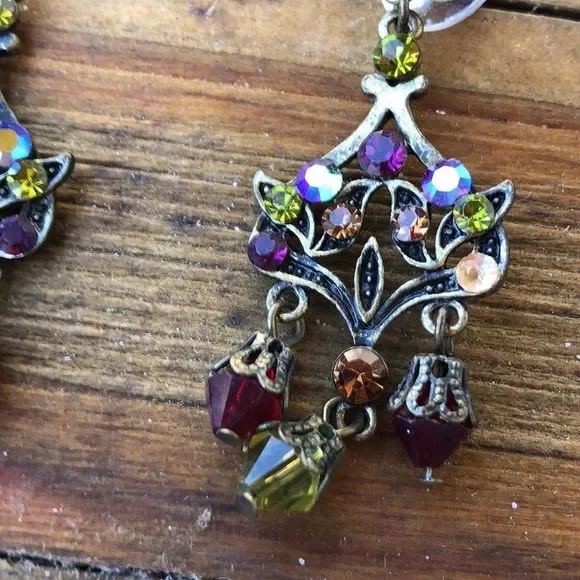 ANTHROPOLOGIE Purple & Deep Red Antique Gold Tone Chandelier Drop Earrings! EUC - Picture 6 of 9